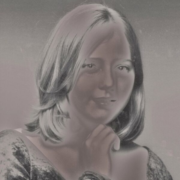 <span class="hide-the-artist">US Girls<br></span>Scratch It