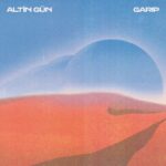<span class="hide-the-artist">Altin Gun<br></span>Garip