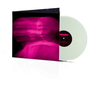 <span class="hide-the-artist">Tomora<br></span>Come Closer