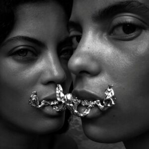 <span class="hide-the-artist">Ibeyi<br></span>Offering